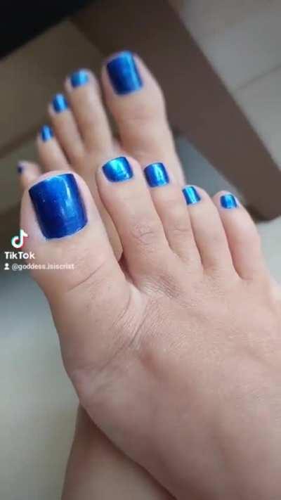 The perfect color for toes 