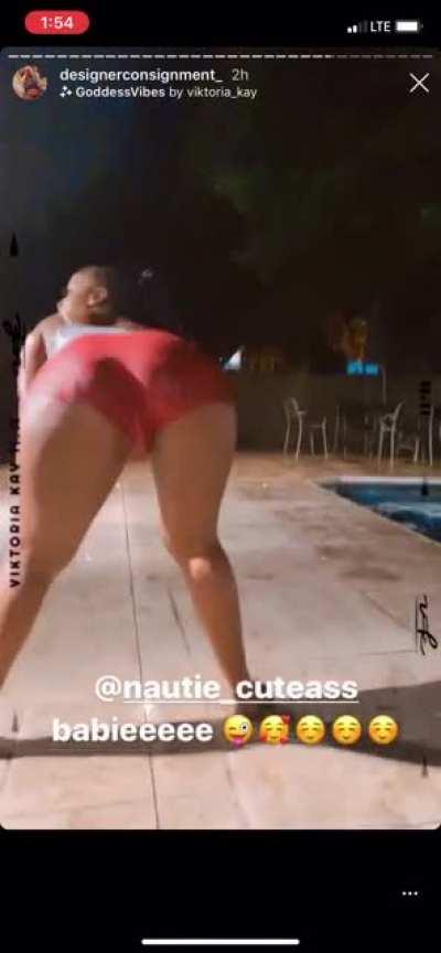 Clappin that shit in wet boxers (turn sound on)