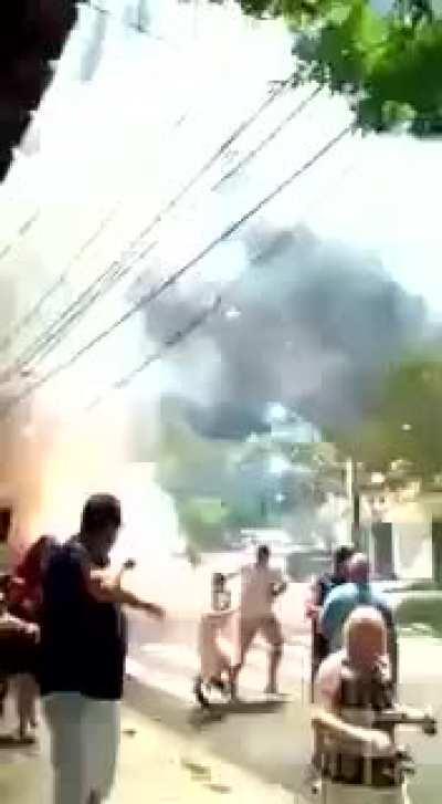 brasileiros + fogos de artifícios