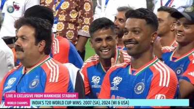 Rohit Sharma praising Hardik Pandya to the fullest and Mumbai crowd chanting 