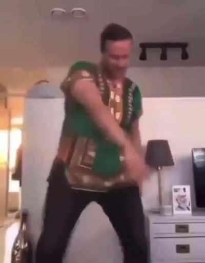 dricus du plessis after knocking out Adesanya in the 5th round (he can take 100% of oxygen through the nose. he now got the stamina and power for it)