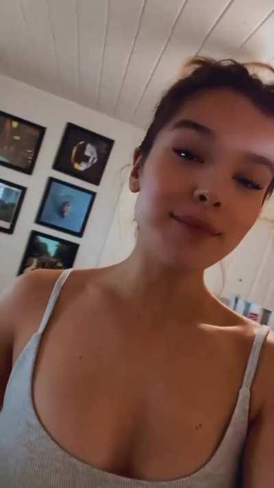 Hailee Steinfeld is a sexy toy