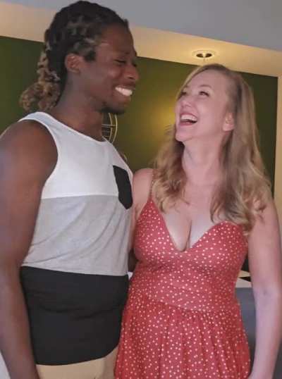 It's so fun modeling with friends! Would you love to model with me? 