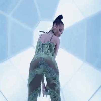 Such a hot looking woman