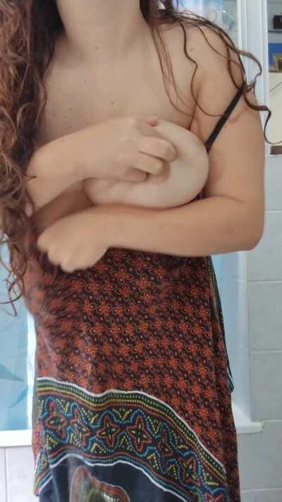 [oc] i never wear anything under my sundresses 🥰