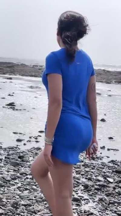 Sofia Ansari has a real nice ass