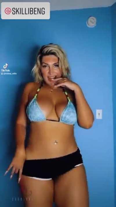 It's a #Viralvid IMO🔥🔥.. Tiktok thinks otherwise.. It's Skillibeng Y'all/ How do you rate it?? 0-10