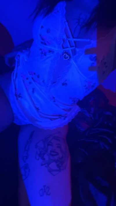 How do you like my nighties? Would you like to take it off me? 😏
