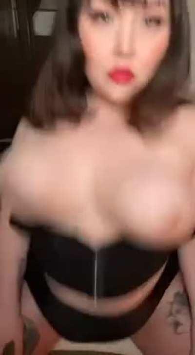 I feel so free when I bounce my natural tits out of my top 😏