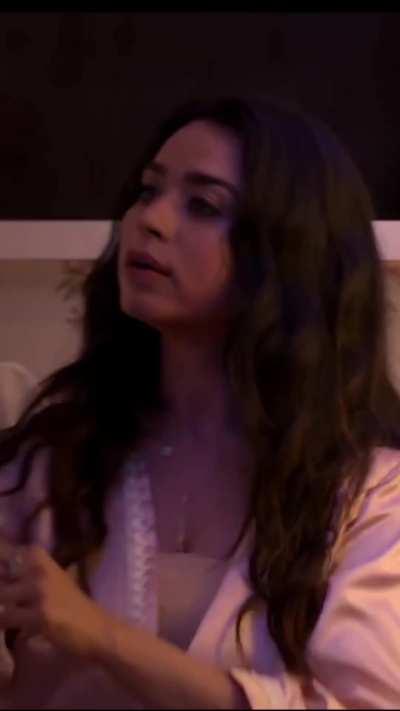 Soundarya Sharma is just FREAKING Hot AF 🔥