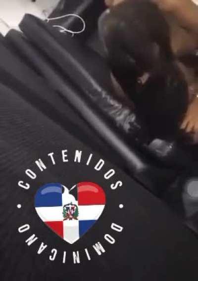 Yailin y quimico dando etilla