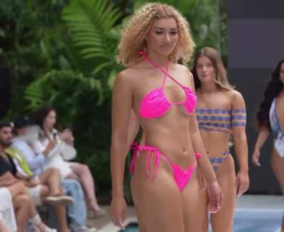 Barbara Solorzano & Paulina Barbar & Nia Piedra & Emily Rinaudo & Kathryn Celestré & Kylie Gesualdo 