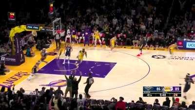 [Highlight] LeBron finds Lonnie Walker for the fast break slam