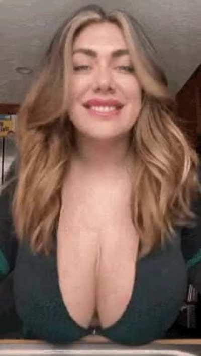 Who is this beautiful lady?