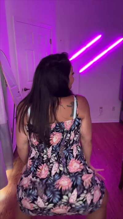 Sundress twerk season 🍑🍑🍑