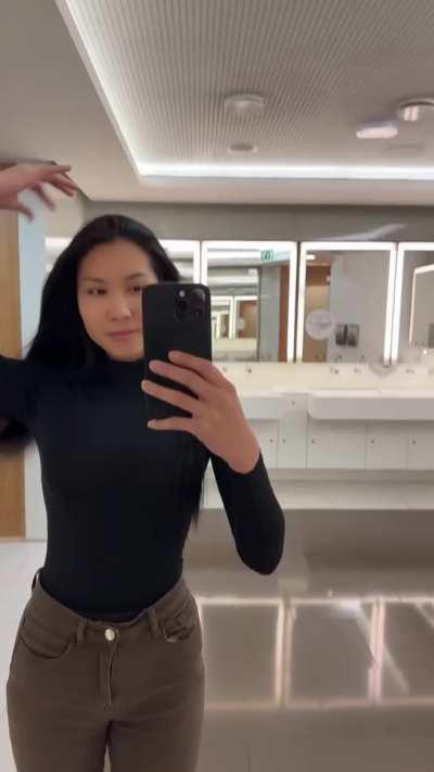 Need help! I´m too horny in the bath!