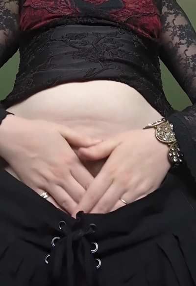 Have u ever eaten a goth girl this hairy?