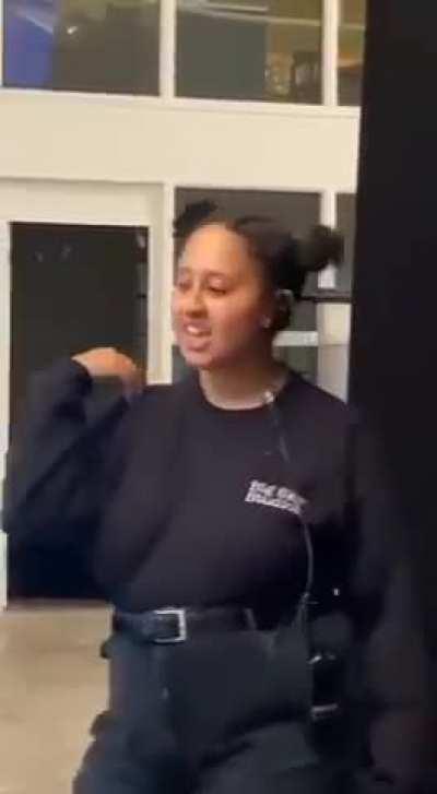 She's got the vibe tho