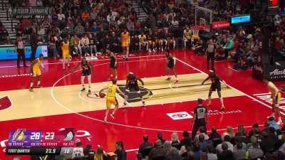 [Highlight] Reaves with the nice move