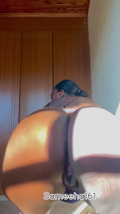 Thick,wet & bouncing 👅