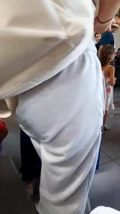 WCGW if you try to cheat with the baggage size