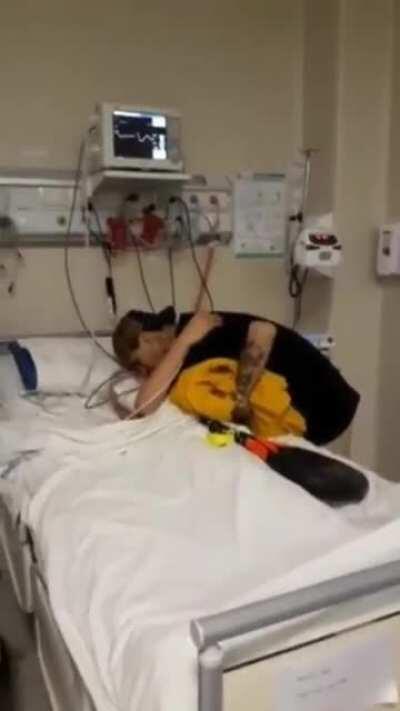 Eyaculadora precoz edgy, promedio: C.R.O no tiene calle y no es humilde. C.R.O: