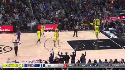 [Highlight] John Wall beats the first quarter buzzer with a half court heave