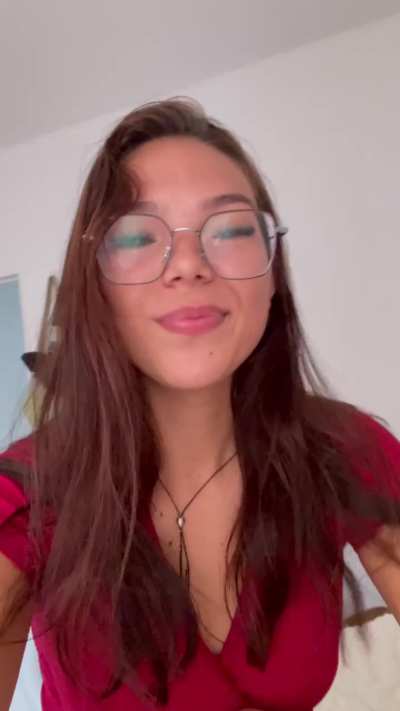 Only 18 and kinda have a thing for older guys