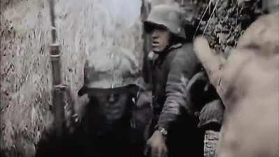 Curiosidade: essa música foi tocada quando invadiram a Polônia em 39 😔✊🏻