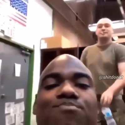 isso que é shitpost de verdade-_-