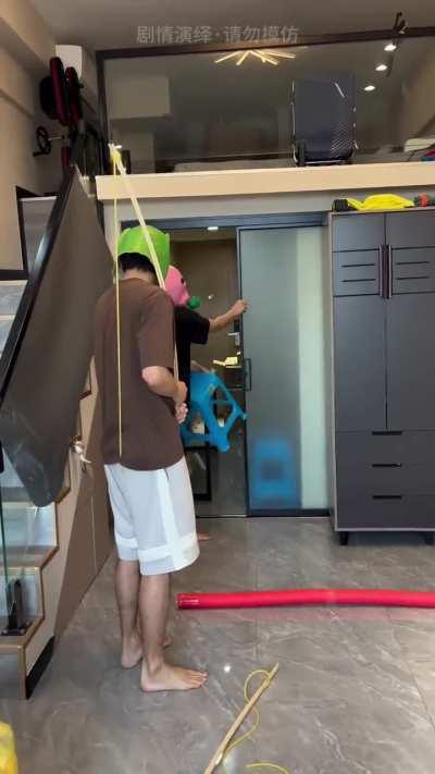 These 2 grown men🤣