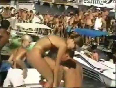 Classic Bikini Pantsing