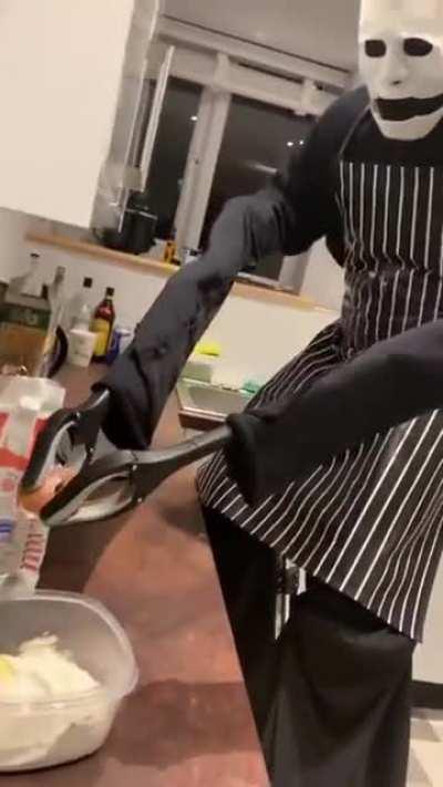 That's some impressive dexterity not gonna lie