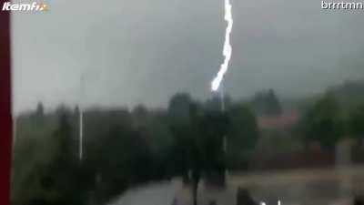 Lightning Strikes Same Street Light 11 Times