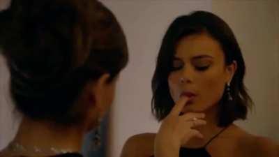 Sarah Michelle Gellar & Nathalie Kelley