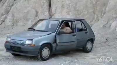 Russian’s car go boom