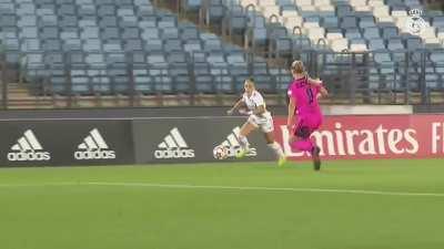 Alt. angles of Athenea's backheel control before assisting Caroline Weir for the 1-1