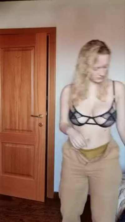 Watch me get dressed / day 3