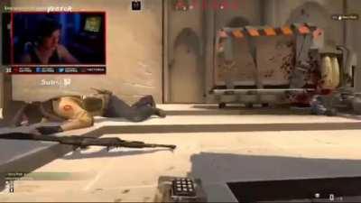 Alguien sabe como se llama el video de este clip? JASJAJS