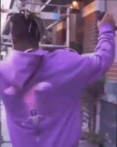 Does anyone know the name/brand of the hoodie Juice is wearing?