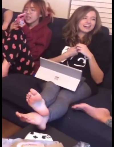 Pokimane- 2018 OTV Game Night