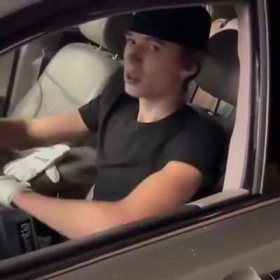 throwback to when 2hol couldn’t open a water bottle 