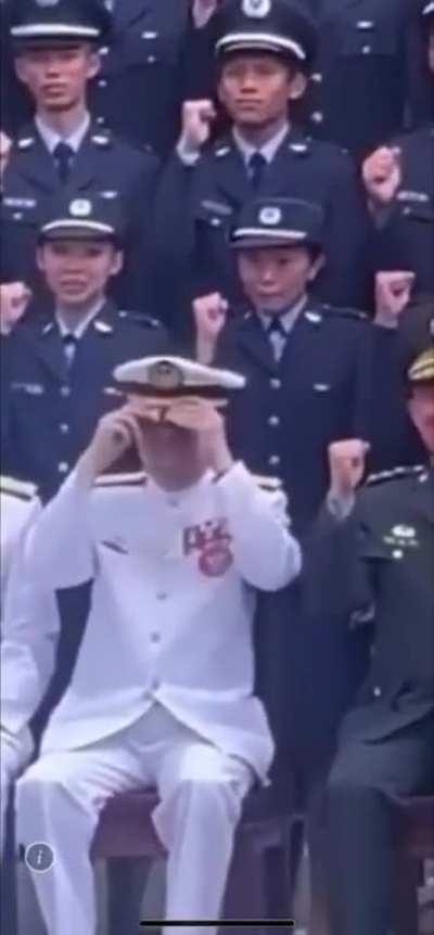 Saluteâ¦ â¦ups!