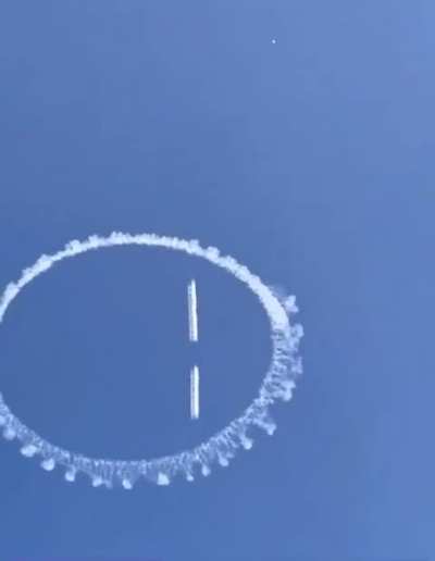 Pilot made a smiley emoji in the sky