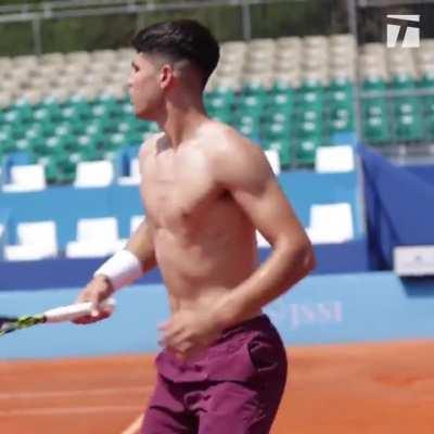 Carlitos practicing his forehand in Nice