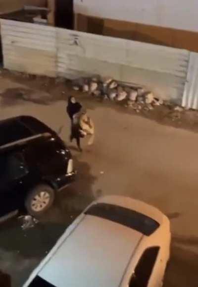 Когда тебя забирают с новогодней тусовки 3 числа а ты все еще хочешь веселиться