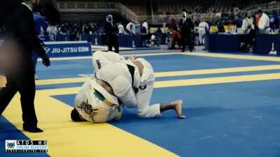 Hey guys! IBJJF never posted my semi finals match from Pans, so I wanted to share it here [1:27 min]