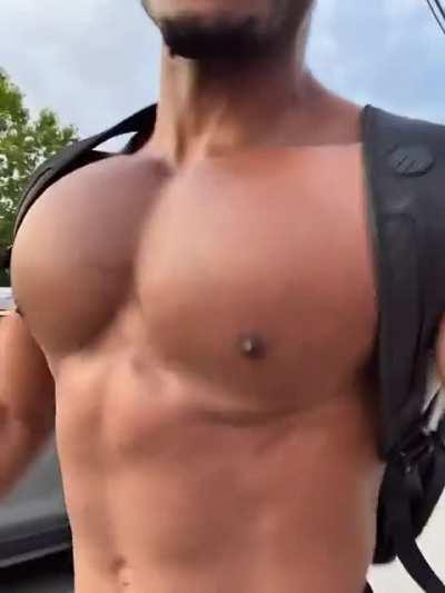 Braum running botlane to protect his ADC🏃‍♂️