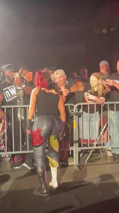 Bayleyâs ass up close