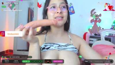 [ViviBambi] looks so hungry